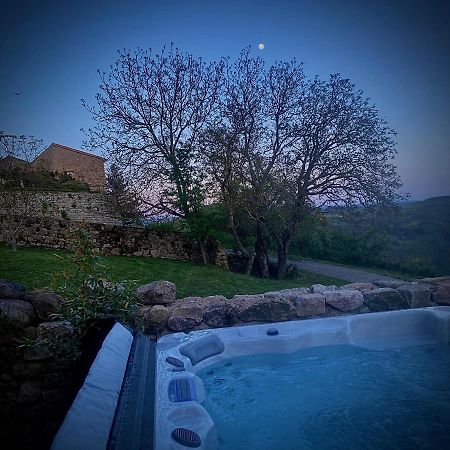 Maisonnette Jardin Jacuzzi Au Coeur De Chambles Villa Exterior foto