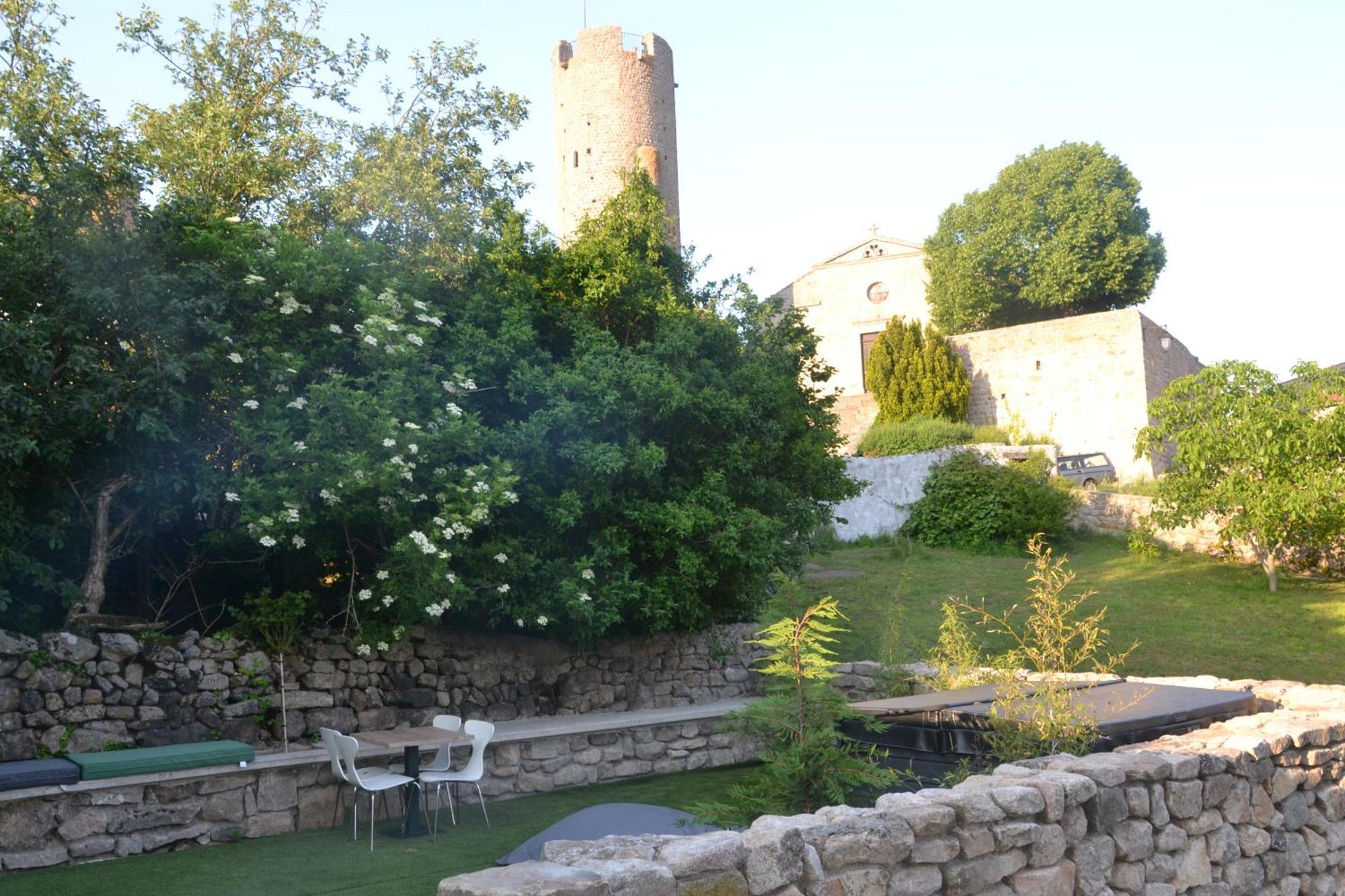 Maisonnette Jardin Jacuzzi Au Coeur De Chambles Villa Exterior foto