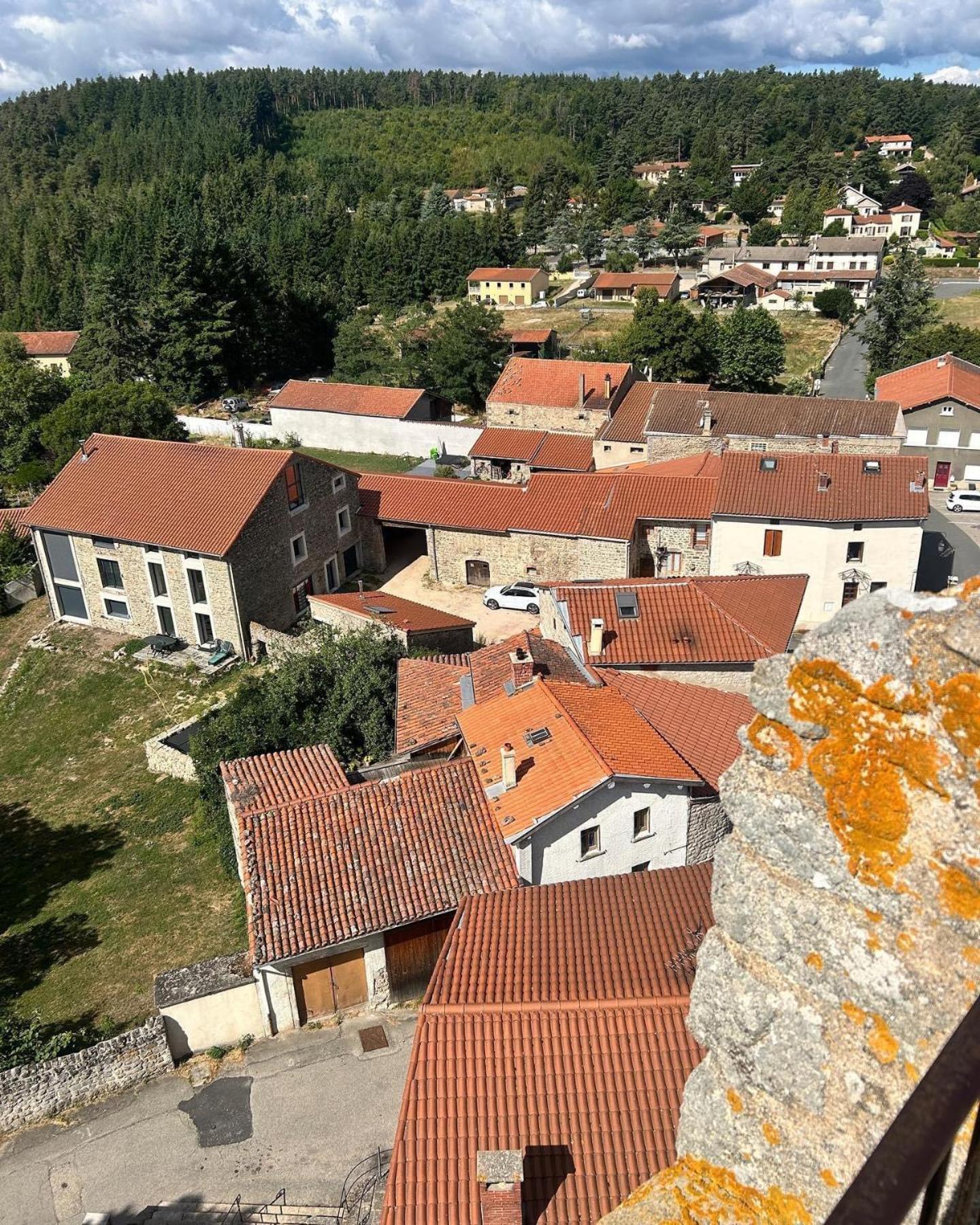 Maisonnette Jardin Jacuzzi Au Coeur De Chambles Villa Exterior foto